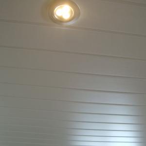 Ferdig tak med led-spotter.